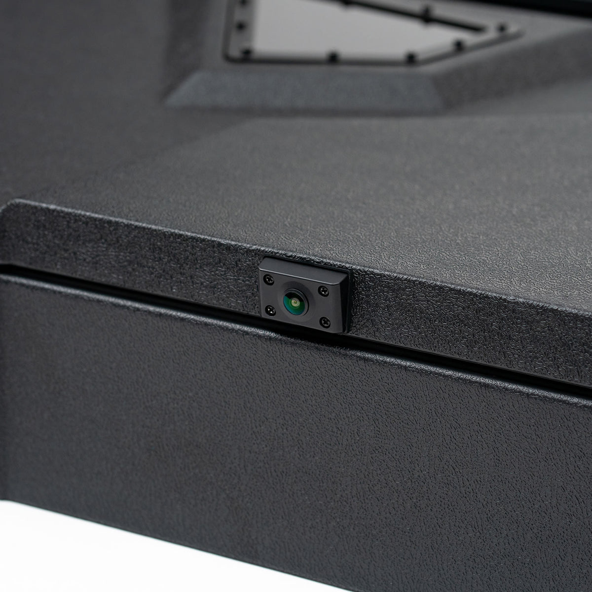 500-watt Ranger audio roof with a dash-mounted GMR7V1 source unit