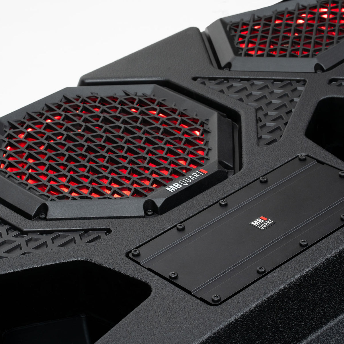 500-watt Ranger audio roof with a dash-mounted GMR7V1 source unit