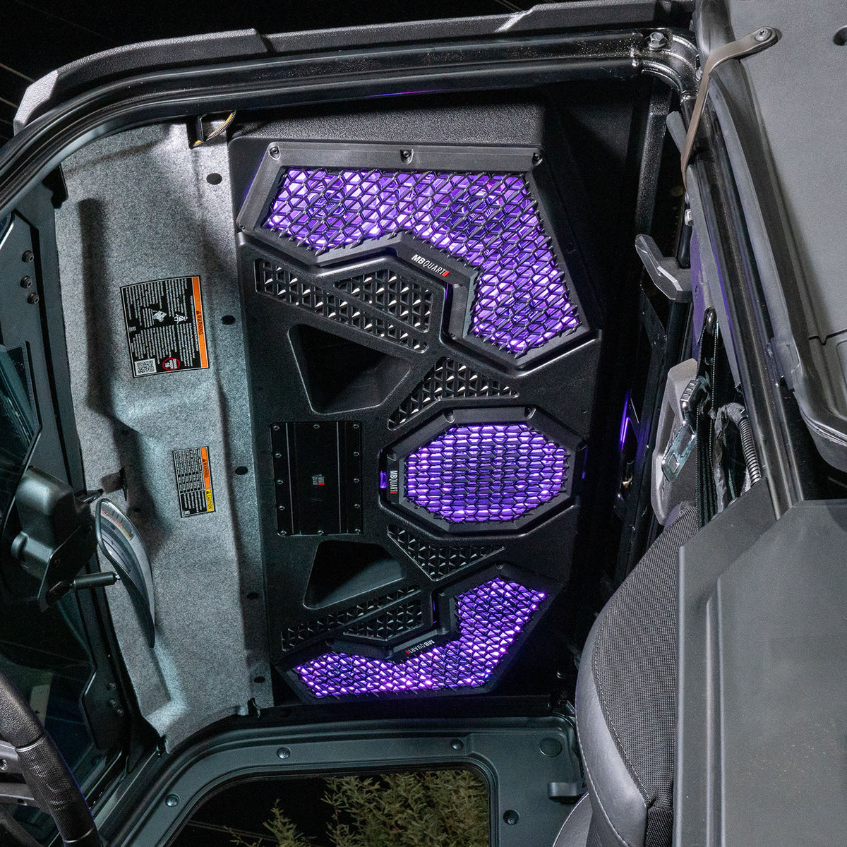500-watt Ranger audio roof with a dash-mounted GMR7V1 source unit